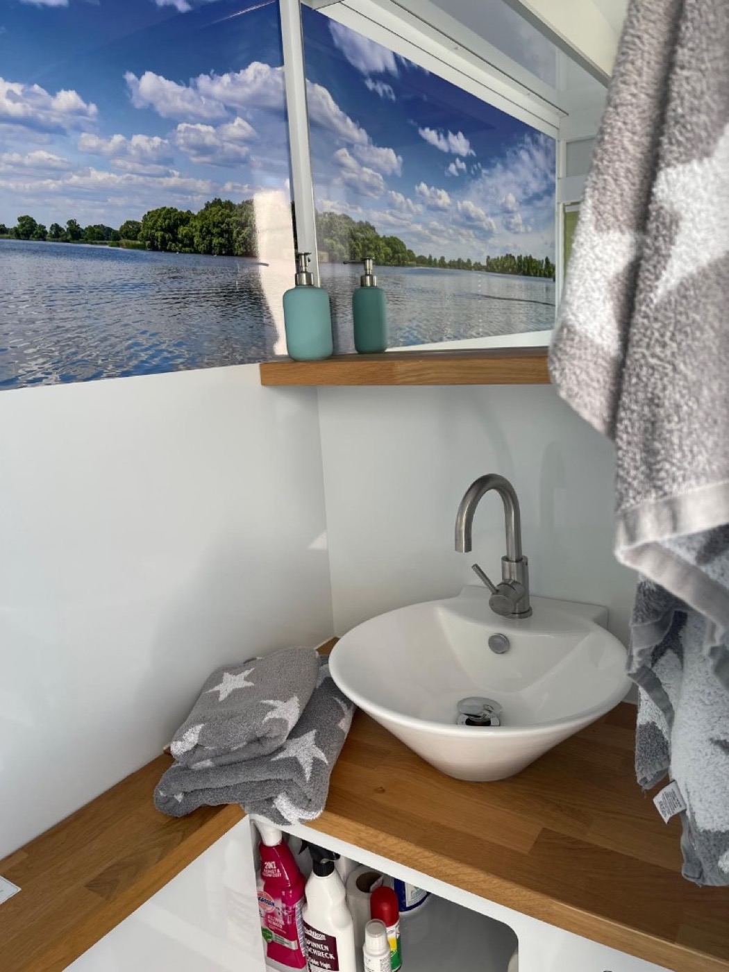 Modernes Badezimmer