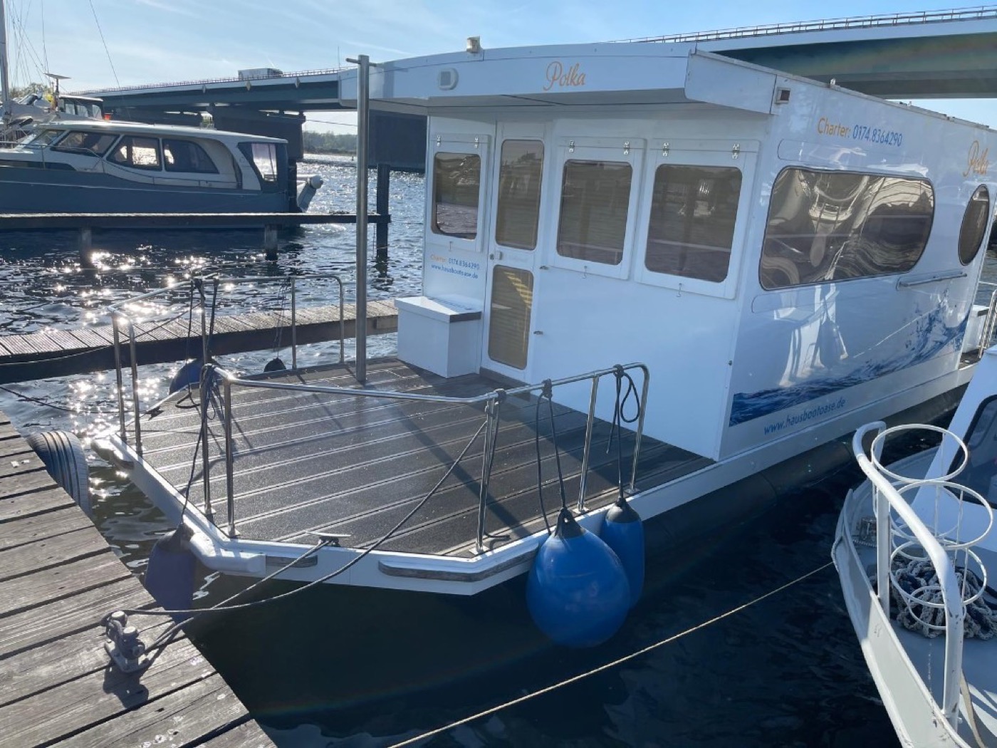 Hausboot im Hafen